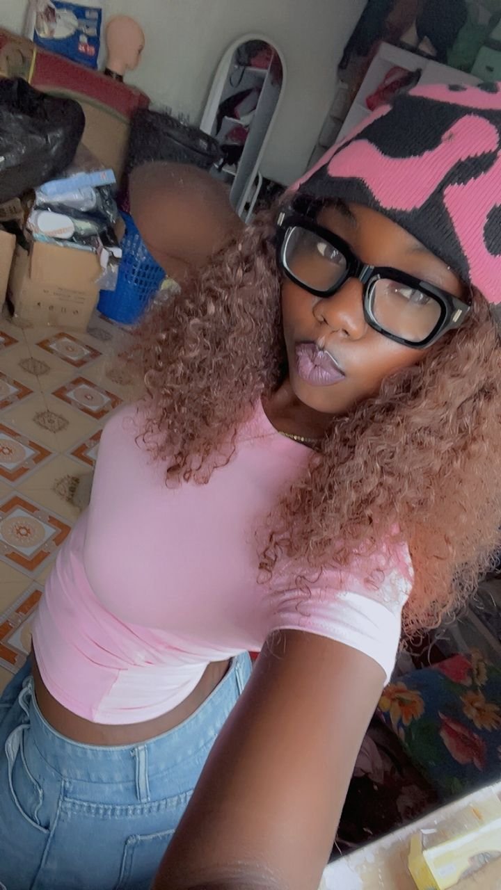 Profile photo for Nelly Sweet